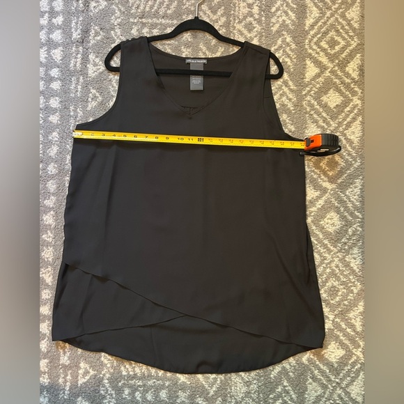 Chelsea & Theodore Black V-Neck Tank Top size XL (H116) - Picture 7 of 8